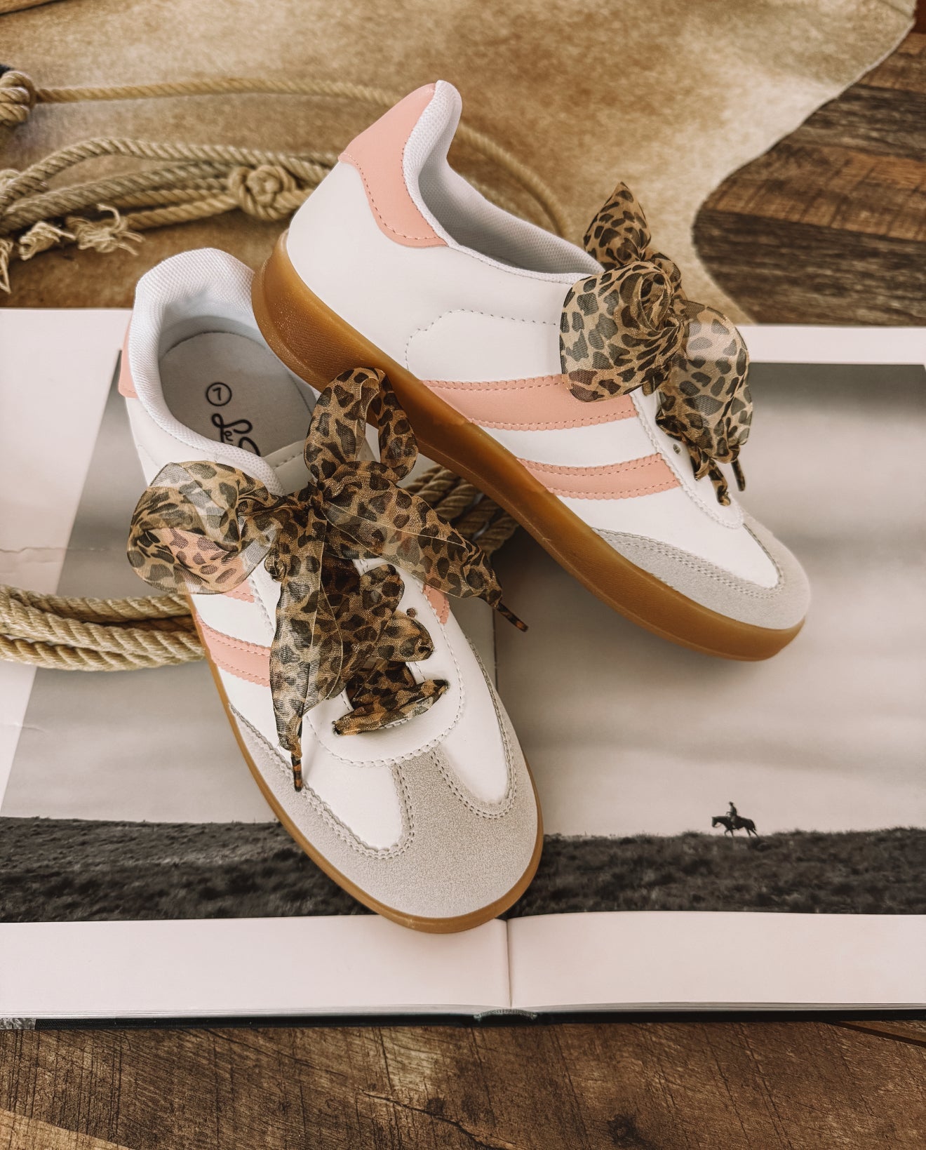 Western Cowgirl Stripe Sneaker(Pink)