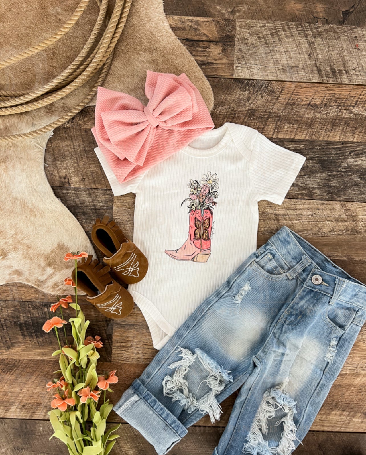 Wildflower Boot (S/S Ribbed Onesie/ Tee) (little kid)(white)