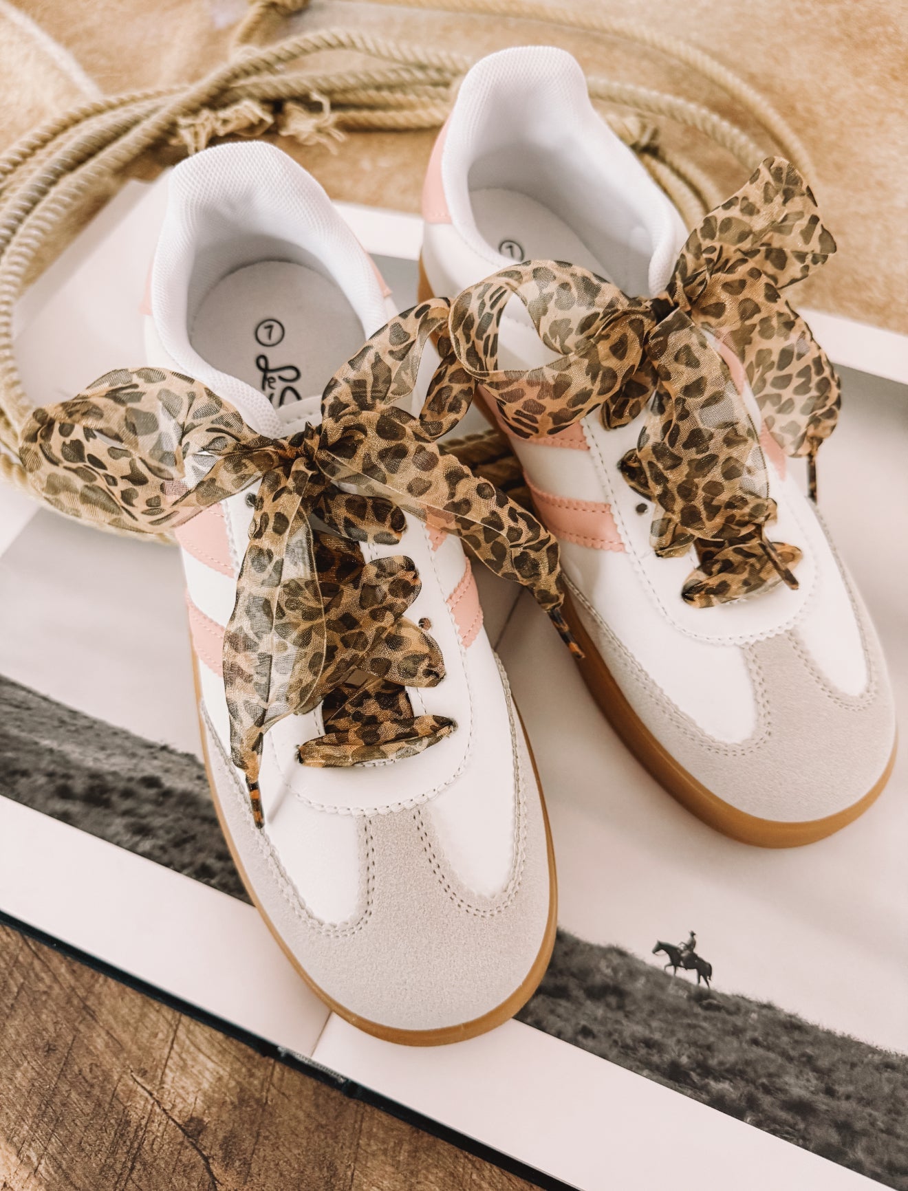 Western Cowgirl Stripe Sneaker(Pink)