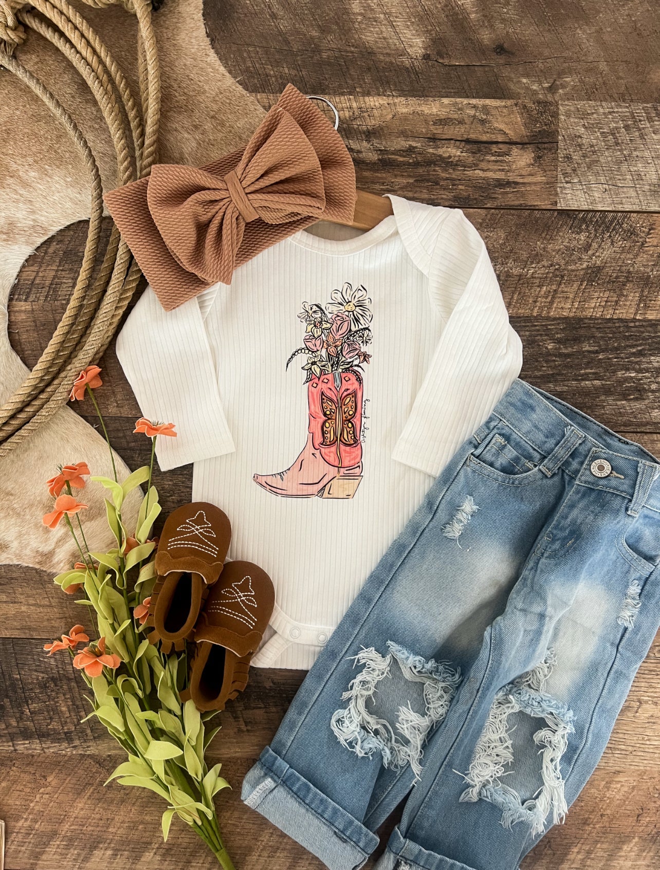 Wildflower Boot (L/S Ribbed Onesie/ Tee) (little kid)(white)