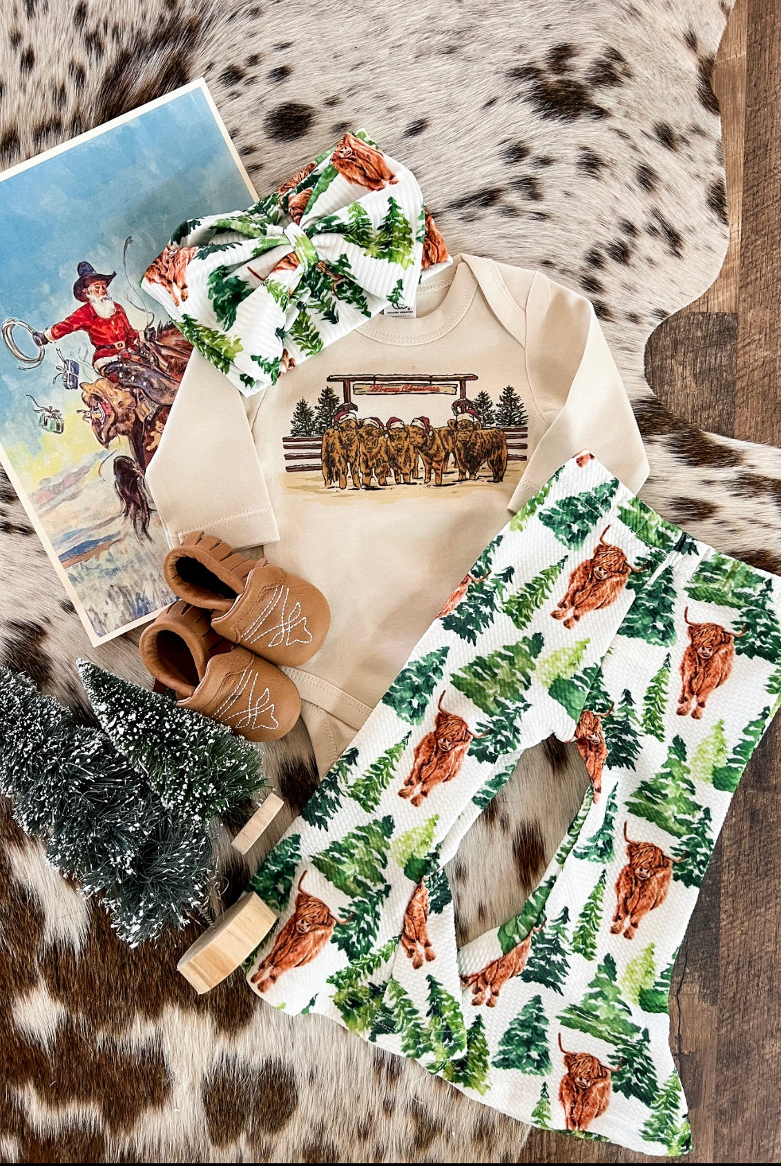 Howdy Christmas Highlander Flares W/ Bow