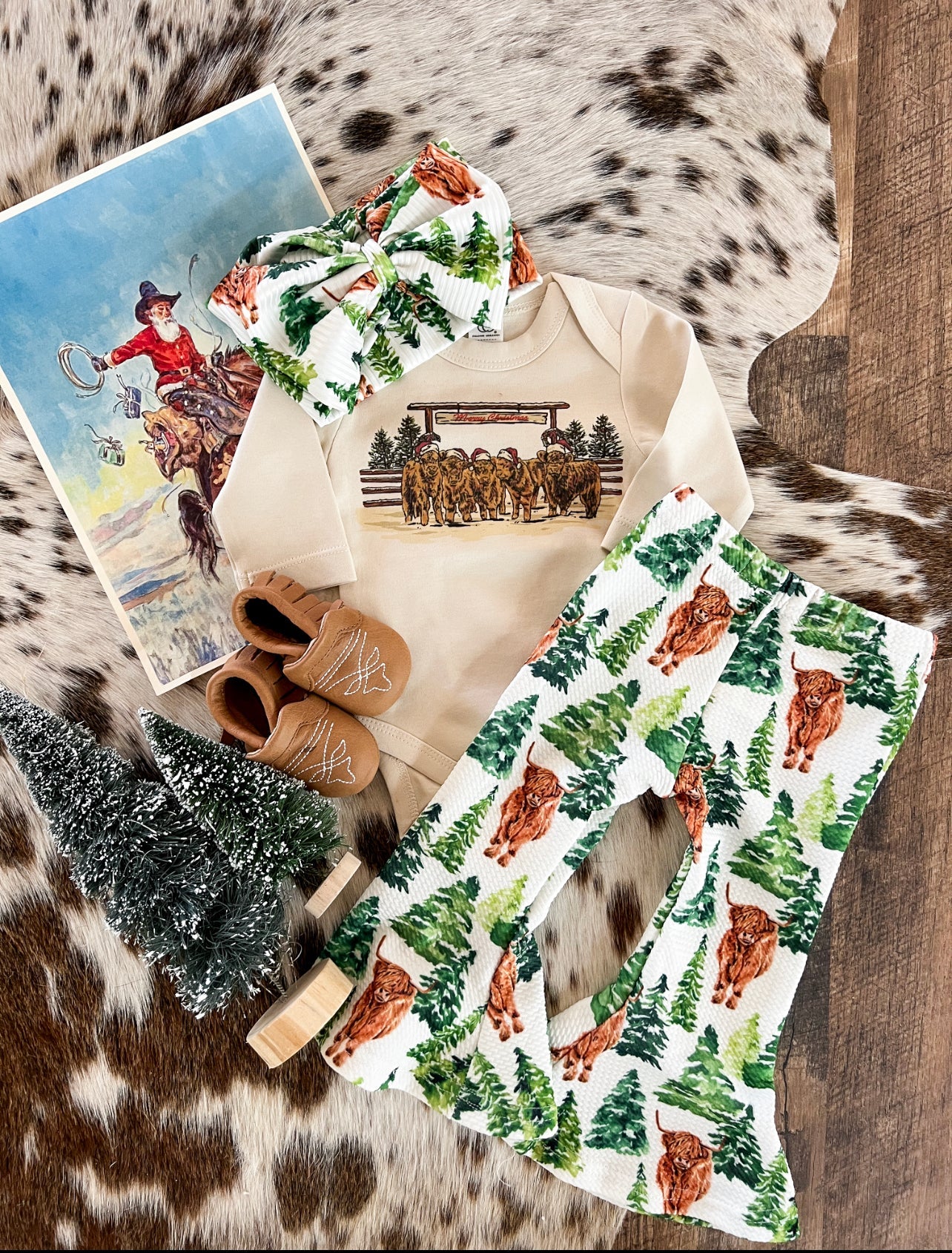 Howdy Christmas Highlander Flares W/ Bow