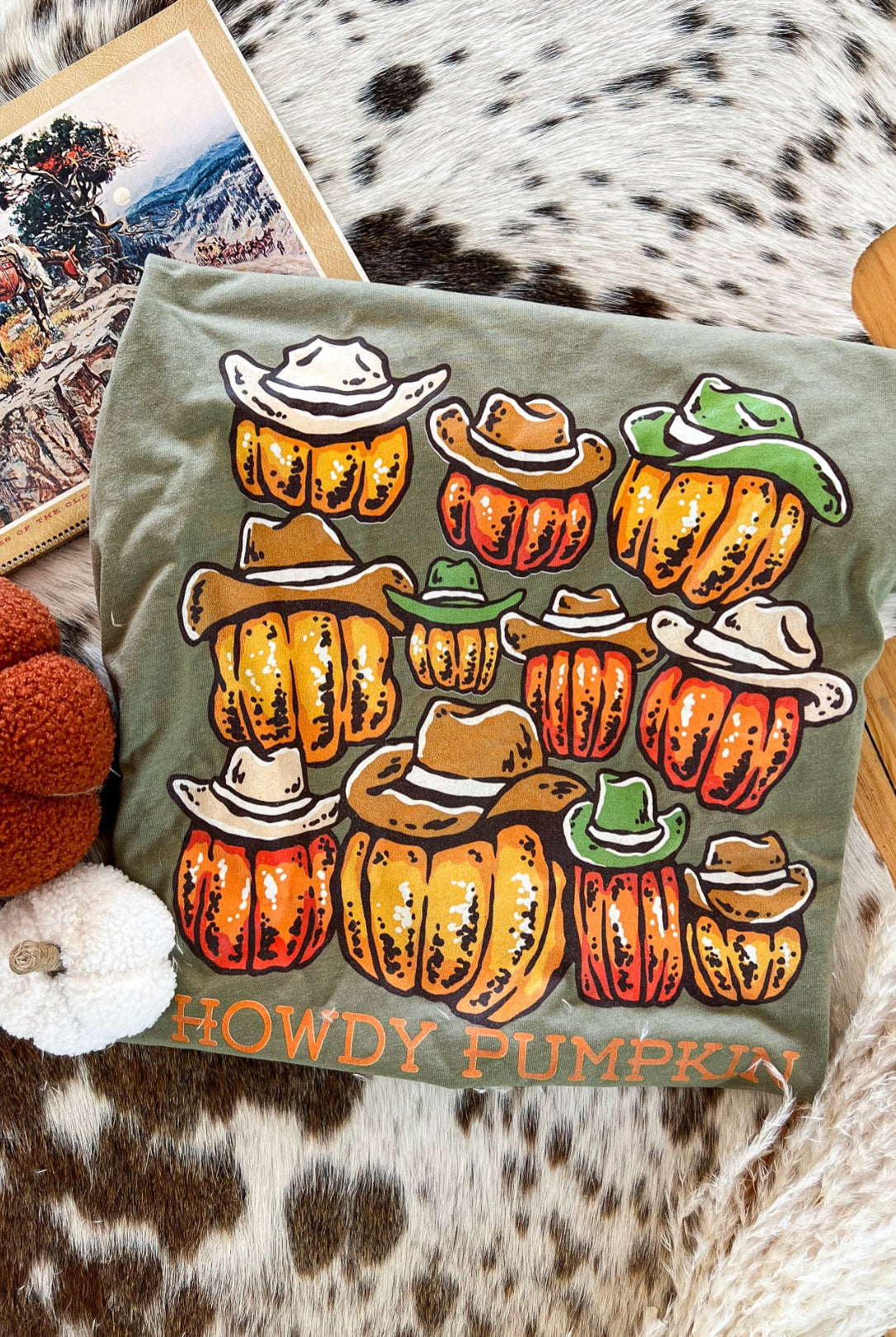 Howdy Pumpkin Tee (light olive)