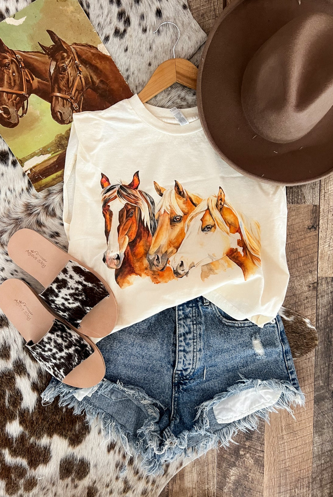 Three Is A Charm Muscle Tank(Adult)(Faded Cream)