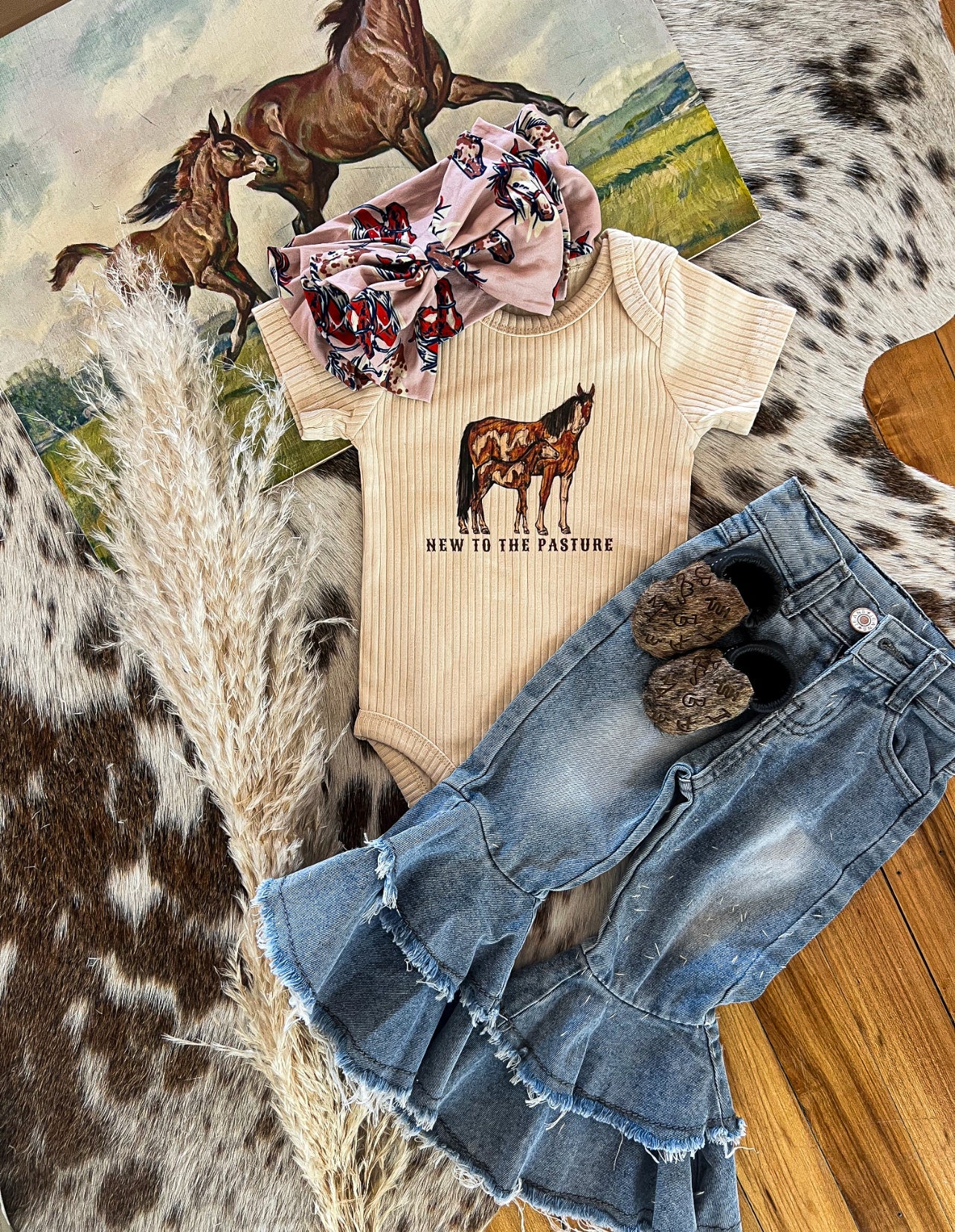 New To The Pasture Onesie (little kid)(cream)