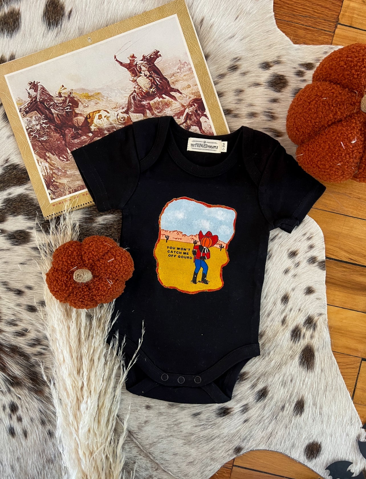 Caught of Gourd Halloween Design Onesie/Tee (little kid)(black)