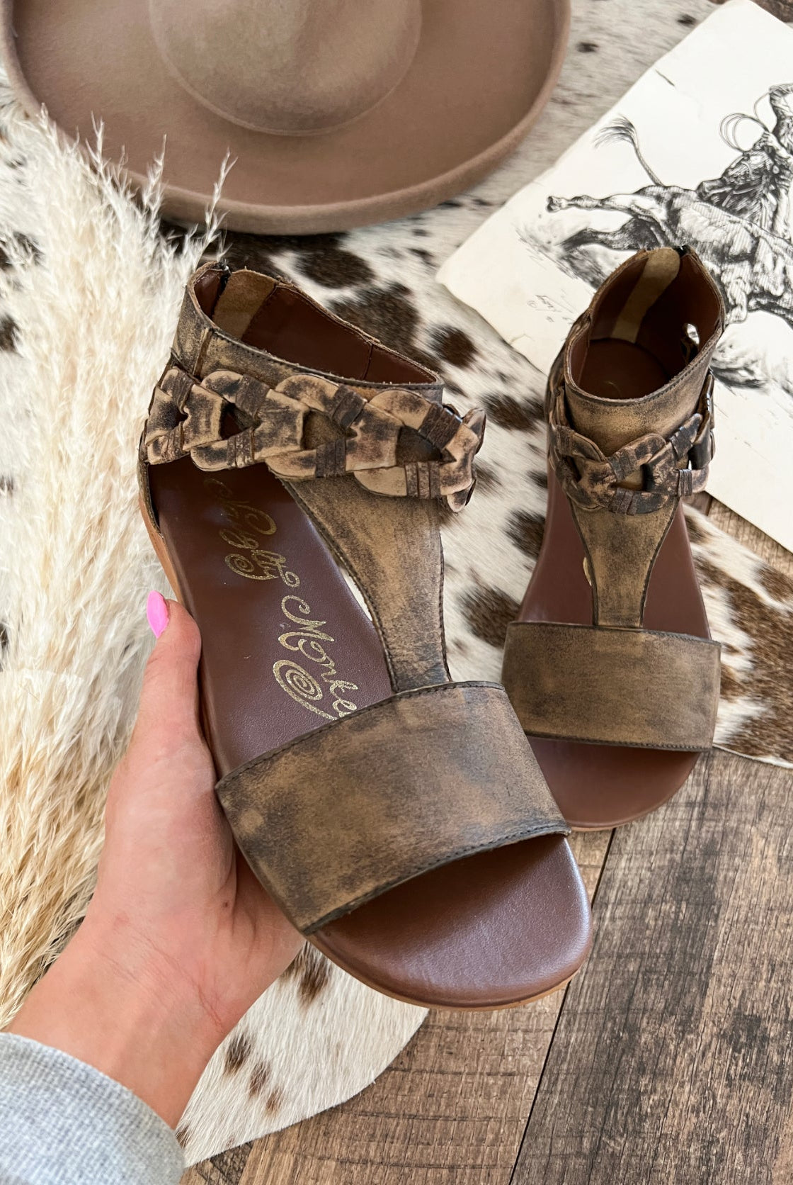 Loop D Loop Sandal(Tan)