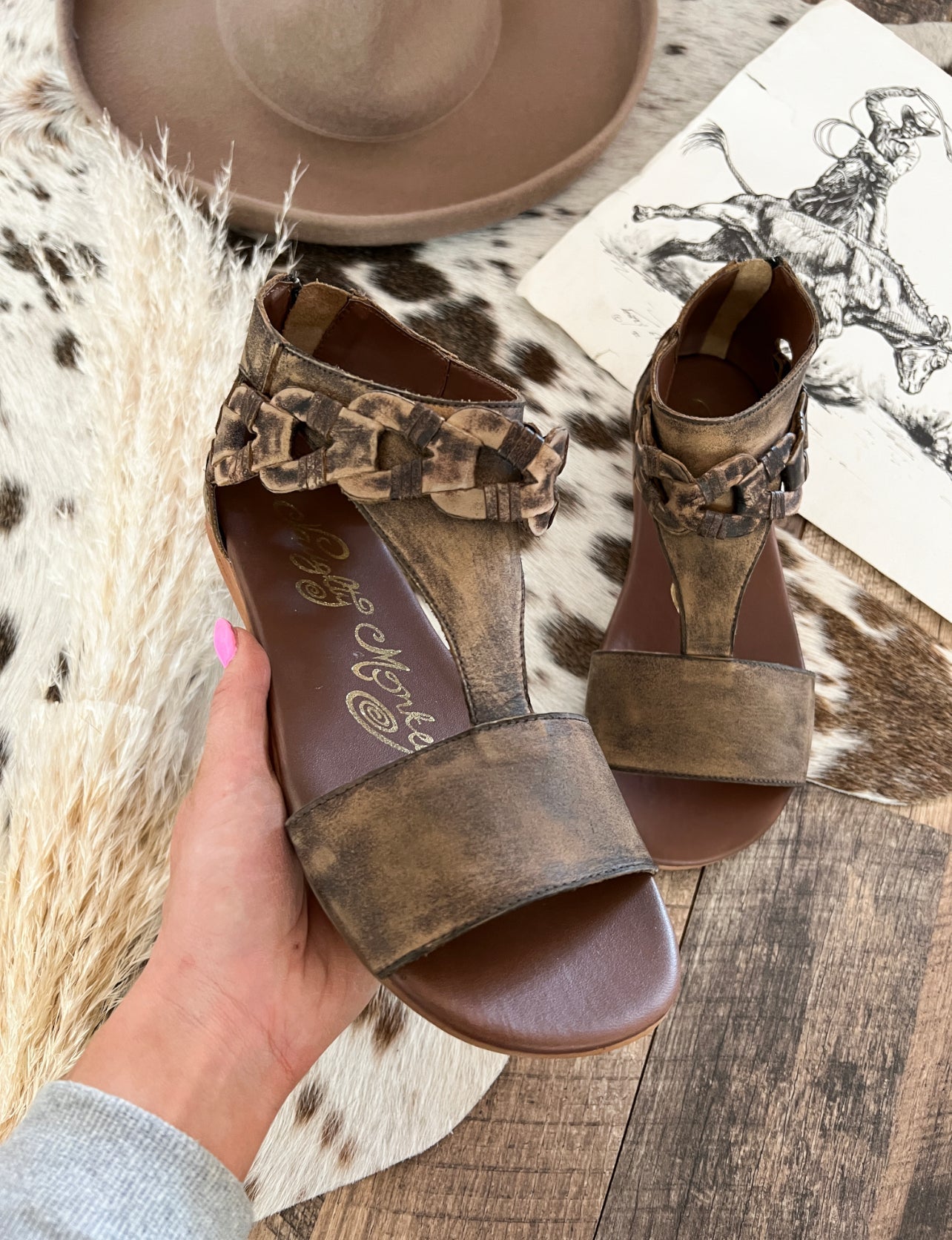 Loop D Loop Sandal(Tan)