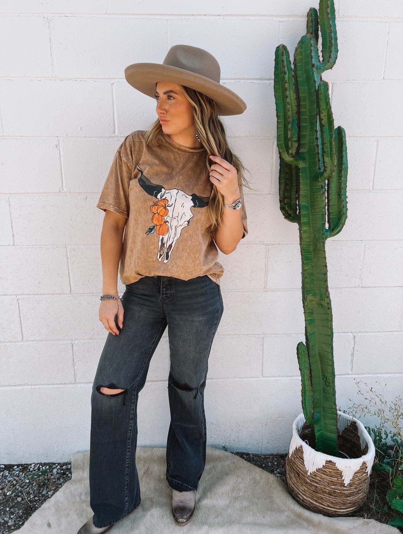 Pumpkin Bullskull Tee (Mocha)