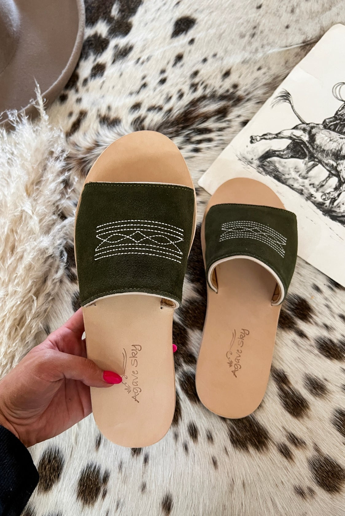Boot Stitch Slides(Olive/Cream)