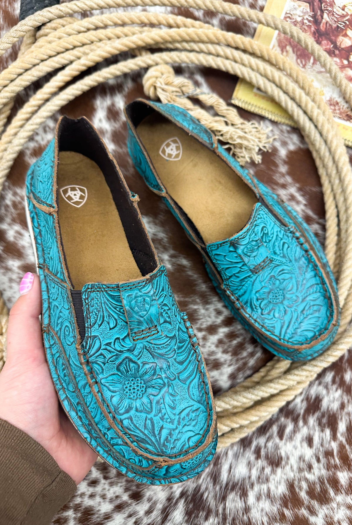 Turquoise Floral Leather Cruise Sneaker 6.5