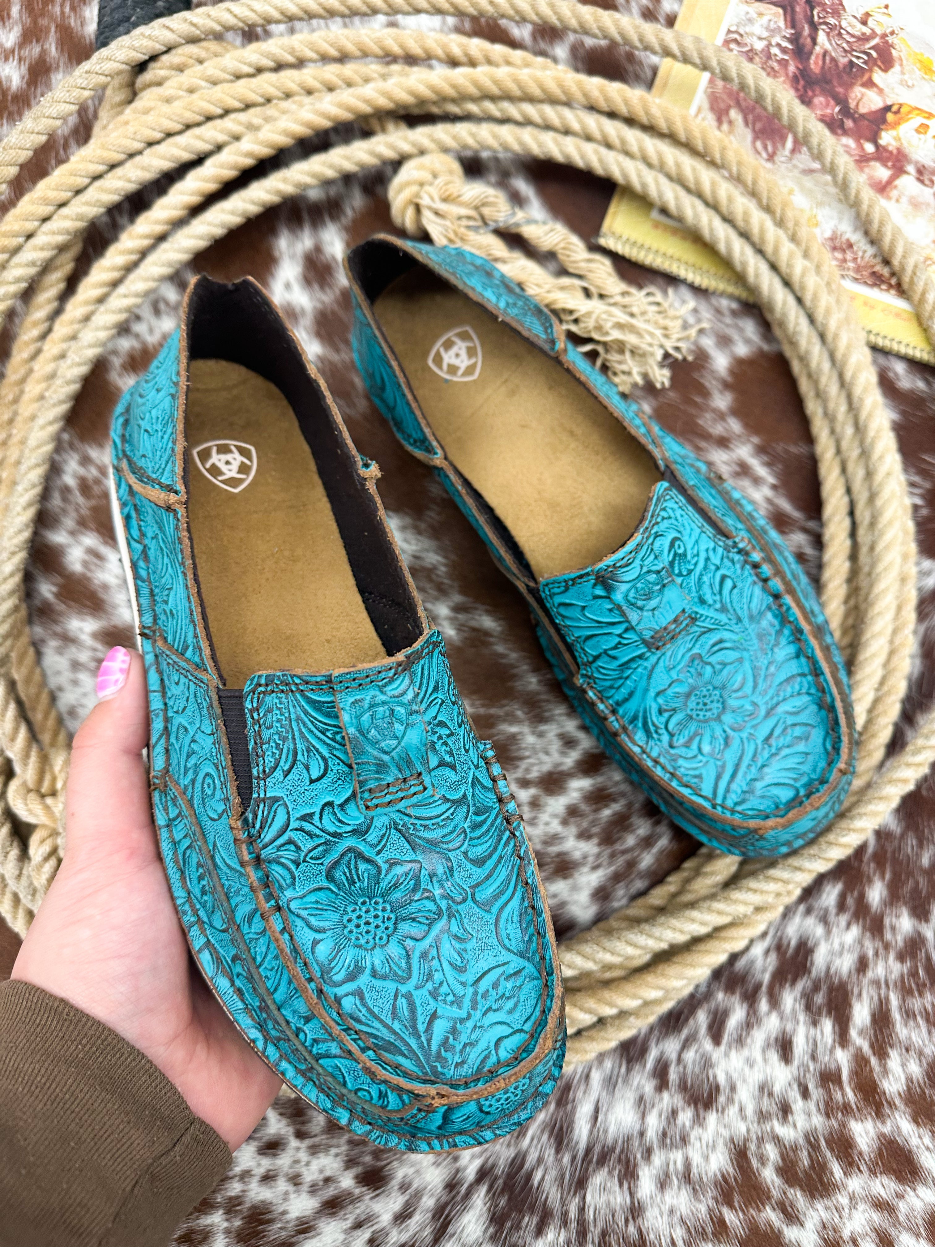 Turquoise Floral Leather Cruise Sneaker 6.5