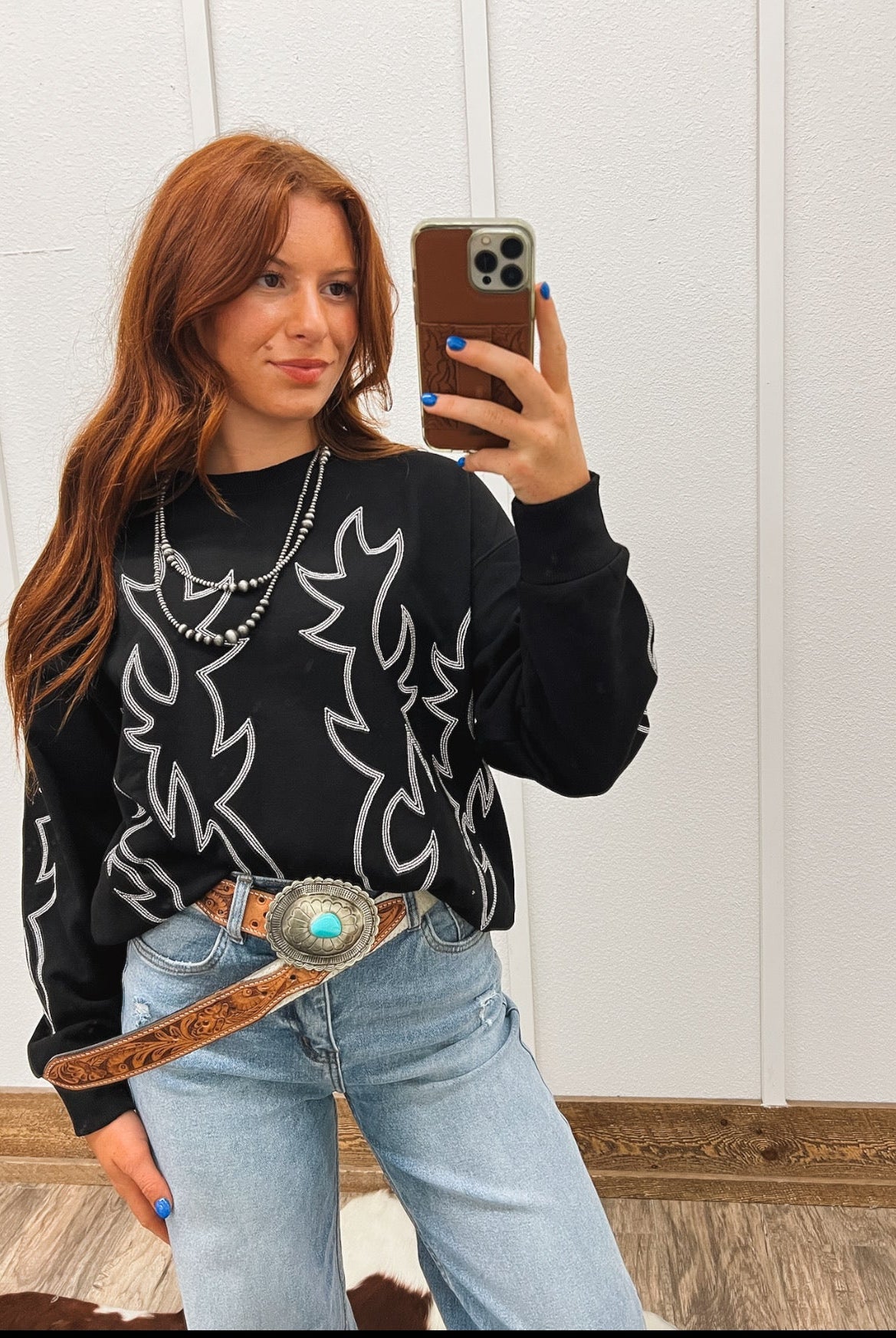 Western Bootstitch Sweatshirt (Black) Tops - Sweaters