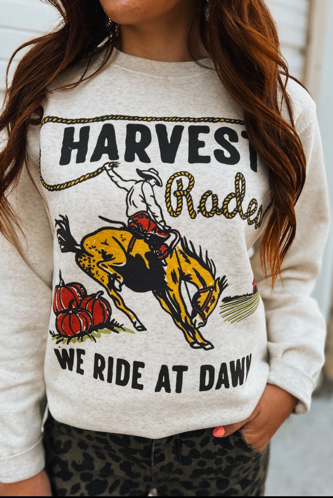 Harvest Rodeo- ’We Ride at Dawn’ Sweatshirt(Heather Cream)