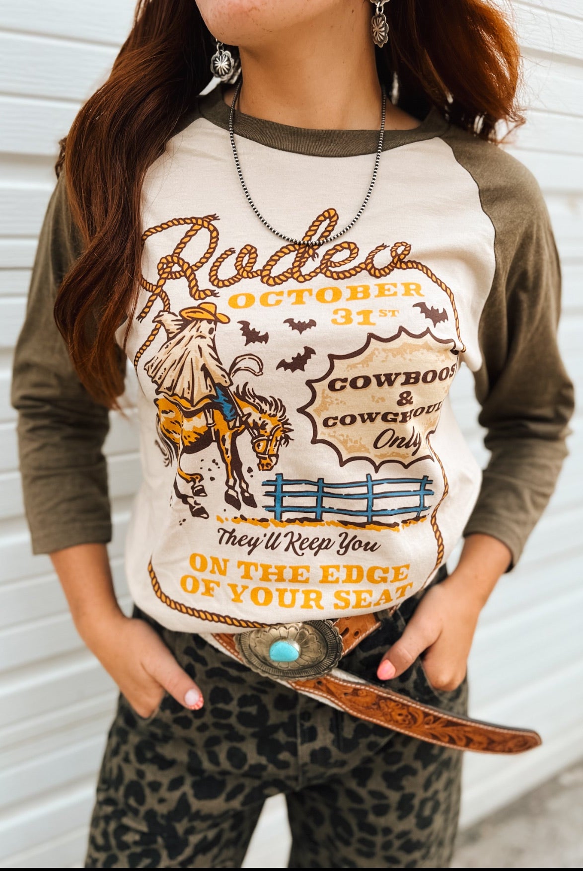 Cowboos& Cowghouls – Halloween Rodeo Raglan Tee(Tan/Brown)