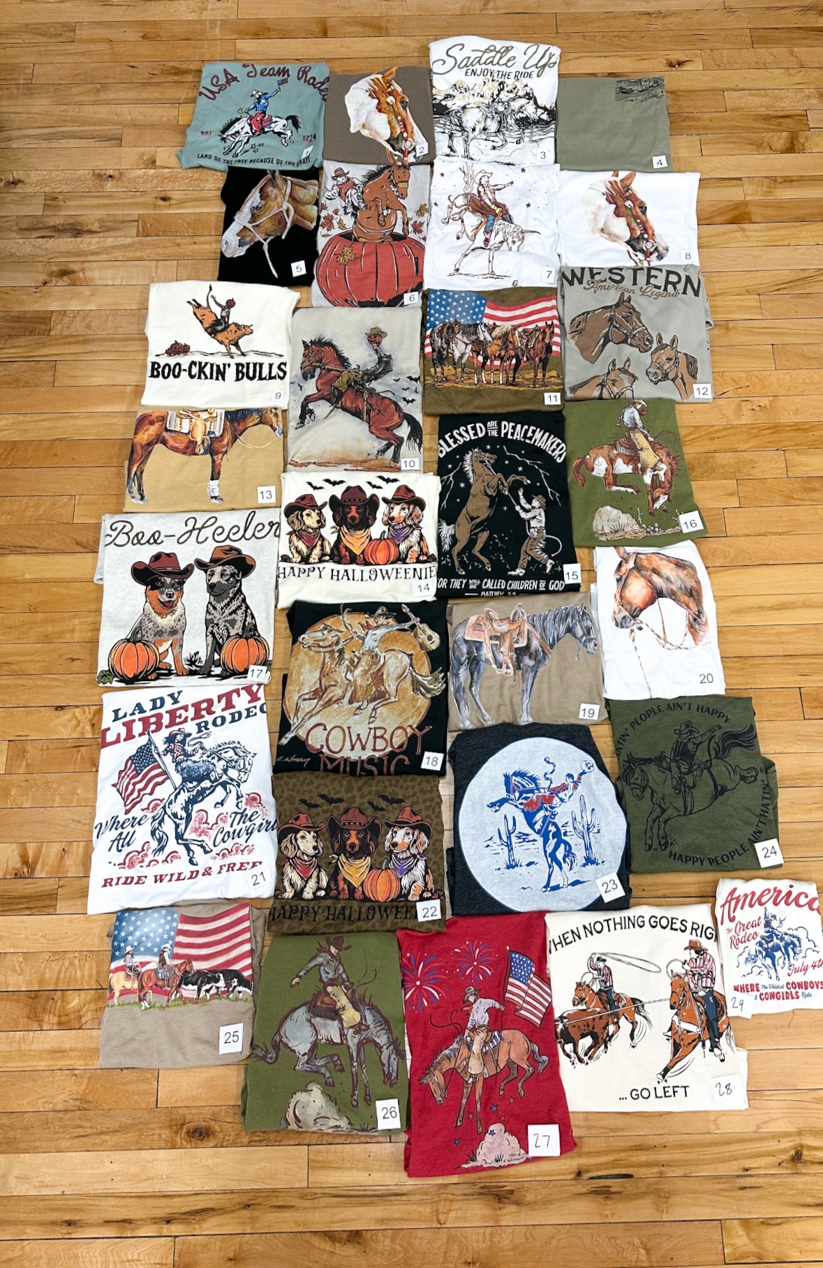 Adult Small Tee Sample Sale(Finale Sale)🌵