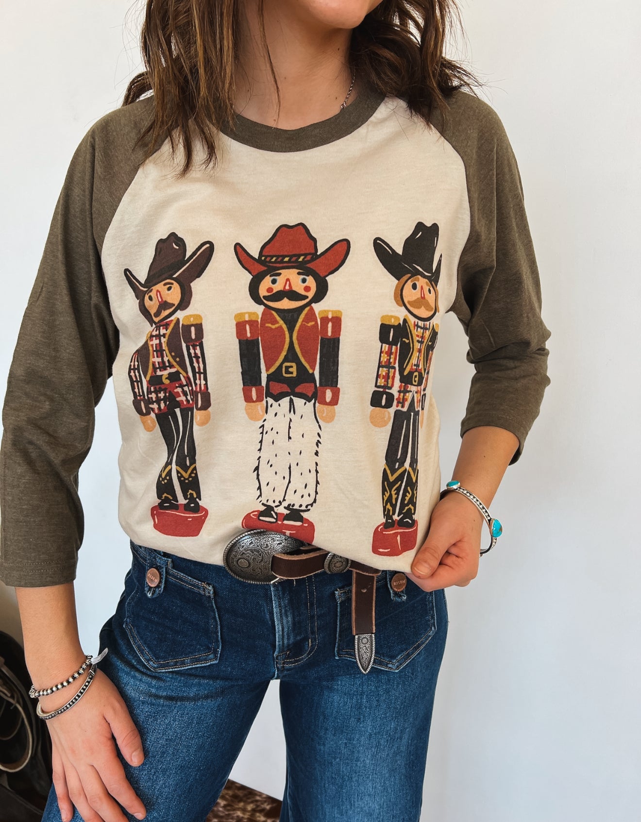 Western Nutcracker Raglan Tee (Olive/Cream)