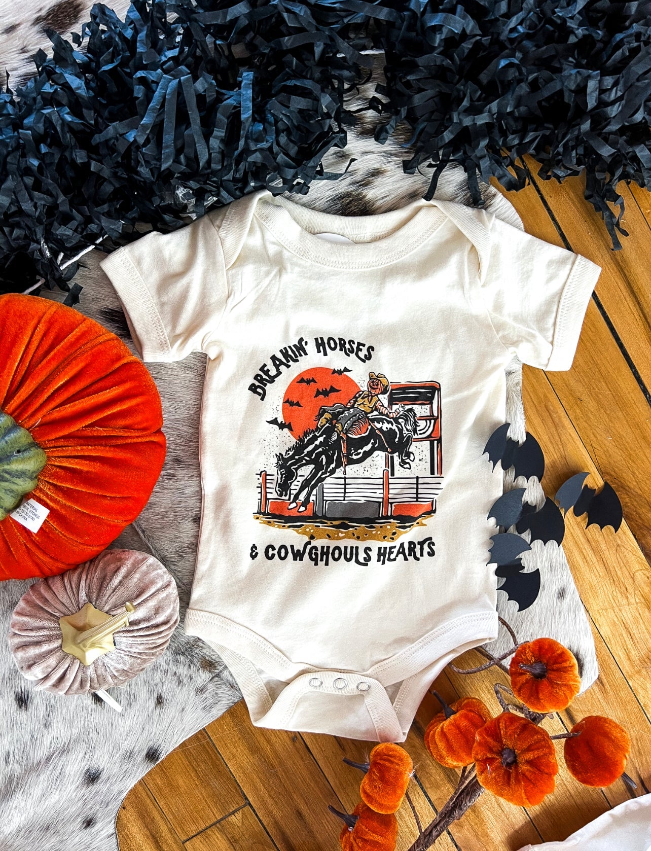 Breakin Horses & Cowghouls Hearts Design (Youth Onesie/Tee)(cream)