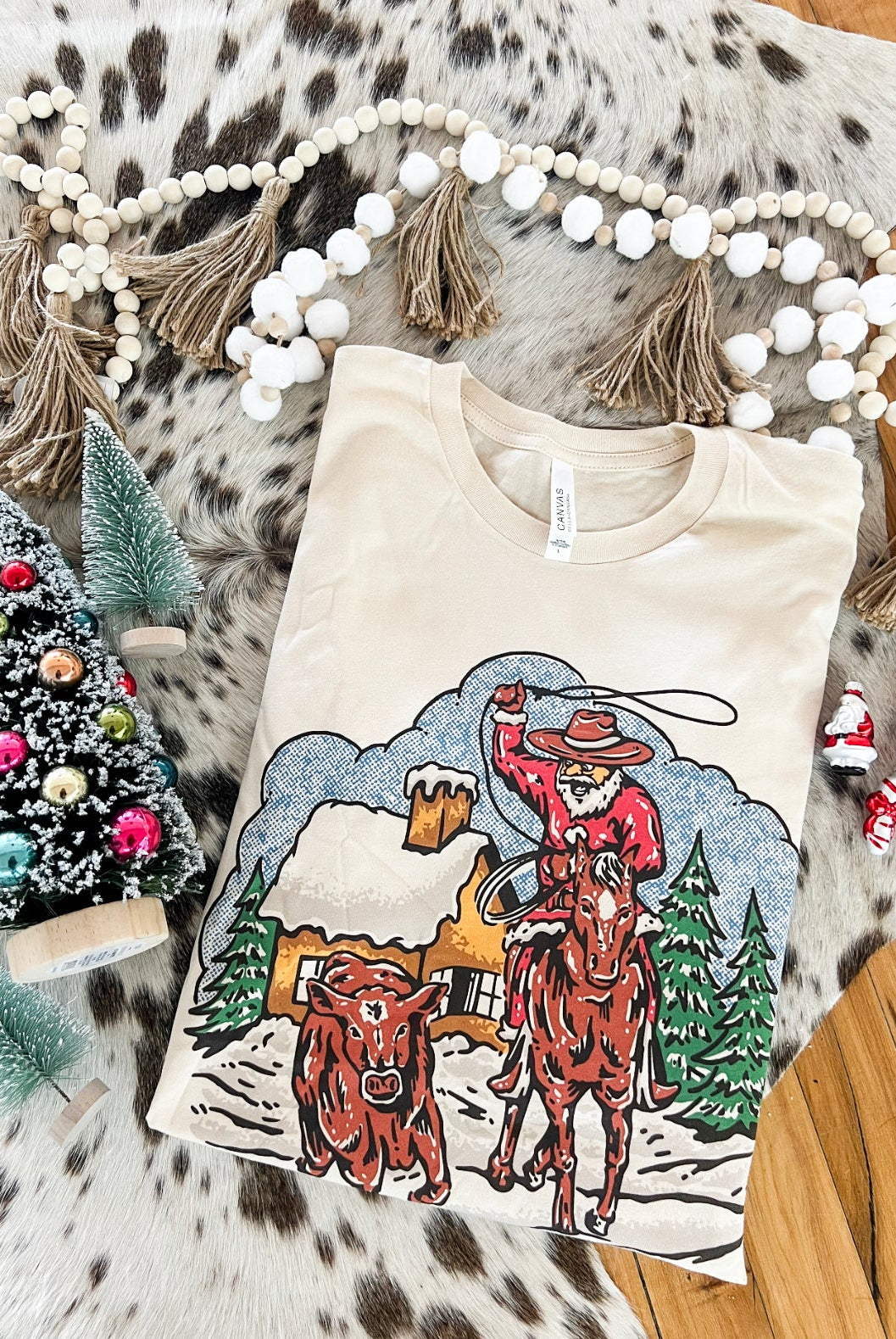 Santa Ranchin Christmas Design Tee or Sweatshirt (cream) (Adult)