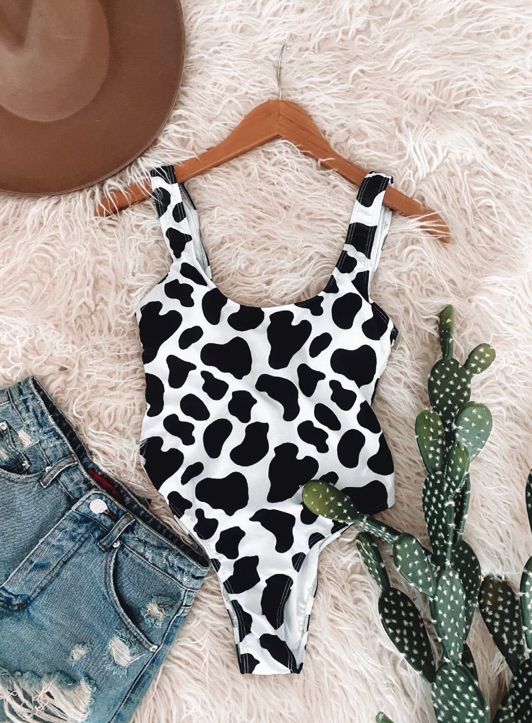 (One Piece)Cowprint Swimsuit **