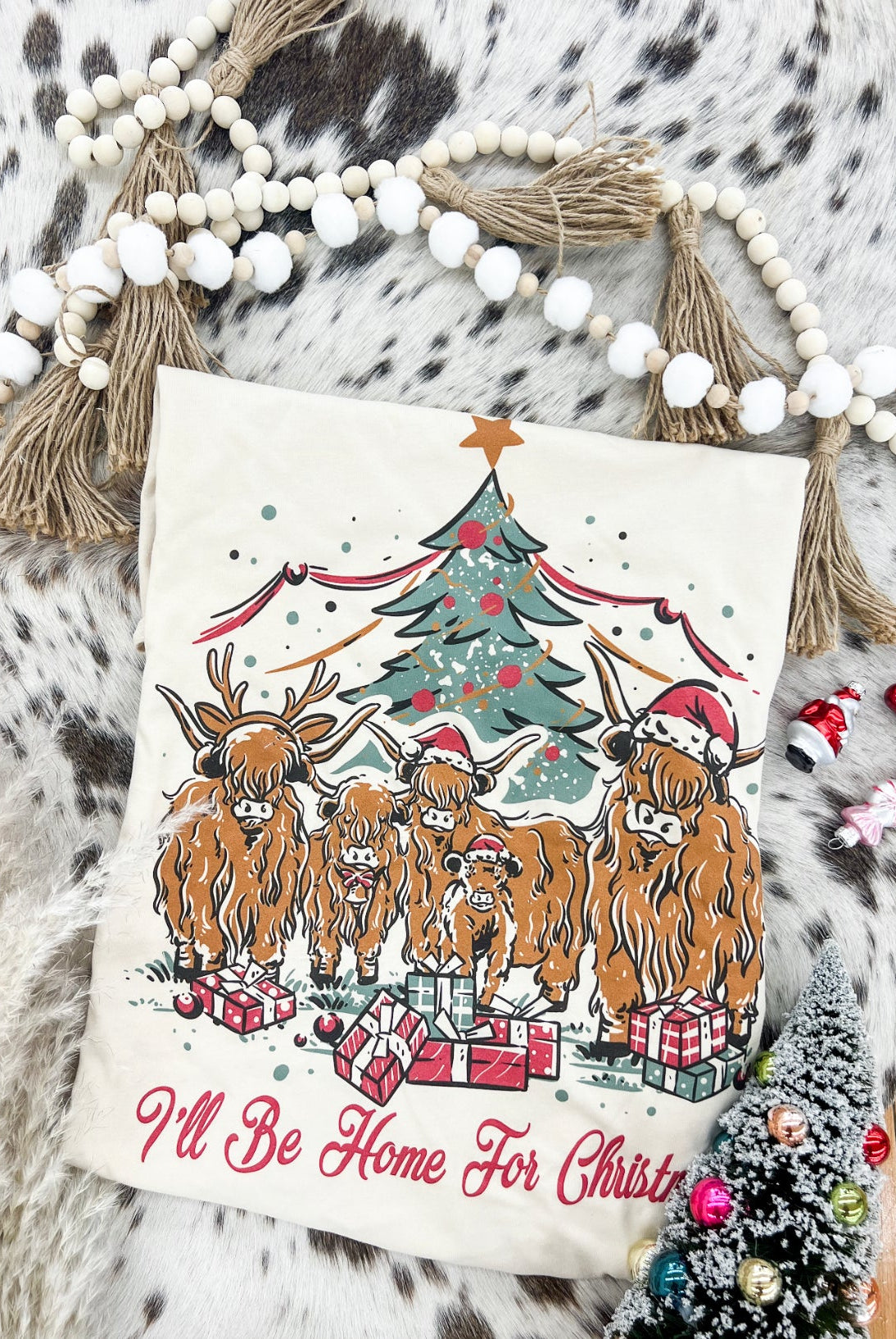 Highland Christmas Design Tee or Sweatshirt (cream) (Adult)