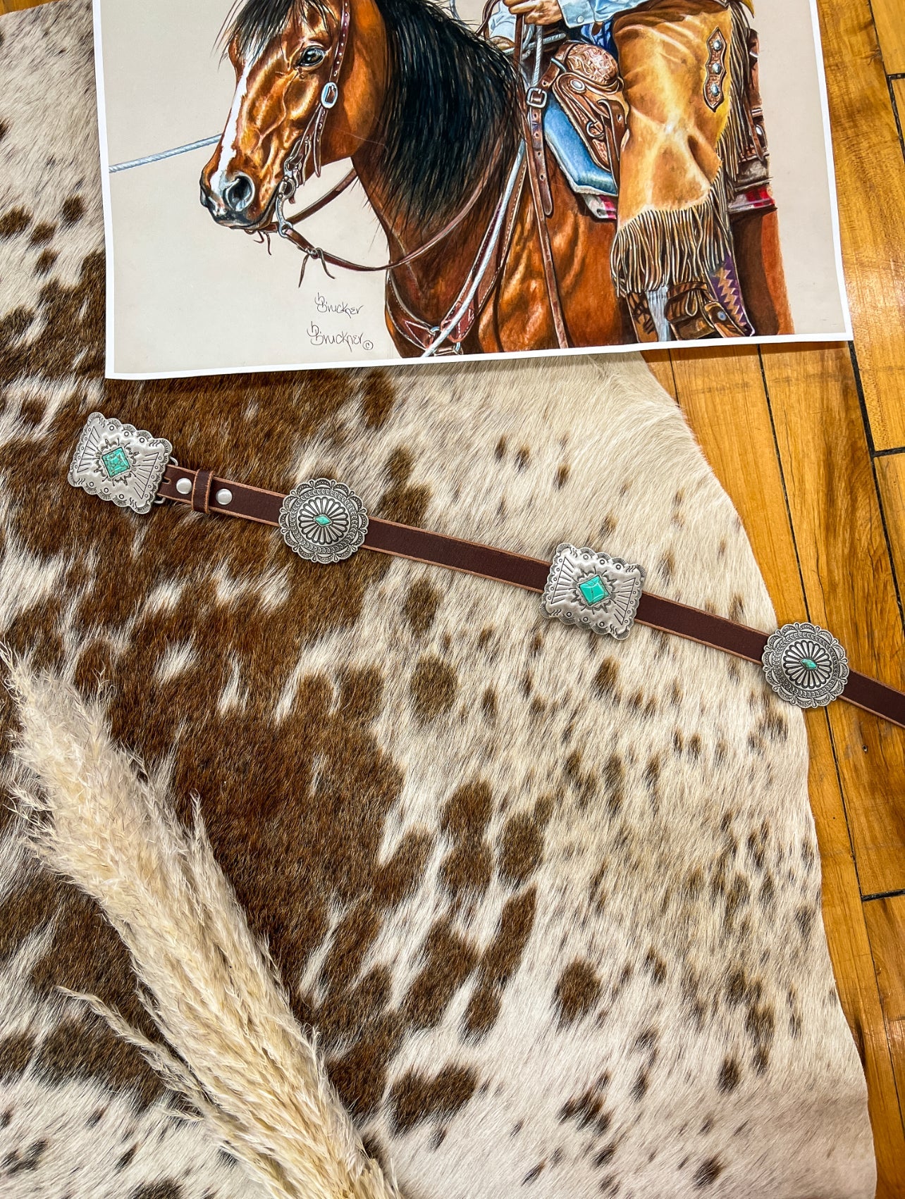 The Round Up Concho Belt(Brown)