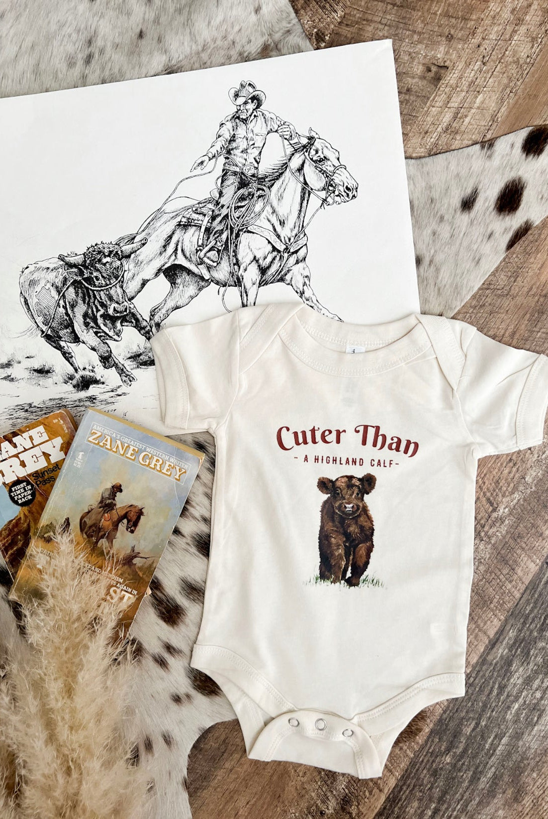 Cuter Than A Highland S/S Onesie(Infant)(Cream)