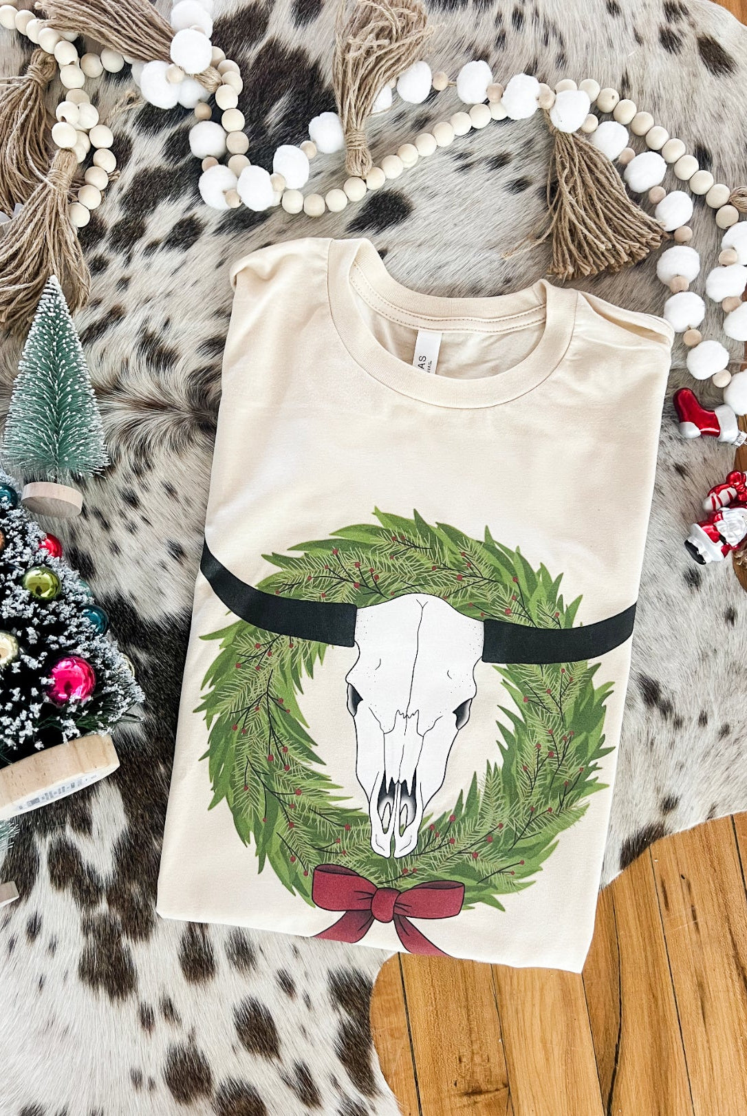 Bullskull Christmas Wreath Christmas Design Tee or Sweatshirt (cream) (Adult)