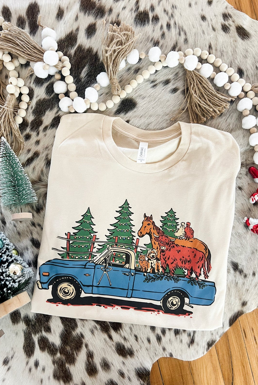 Farm Animals Christmas Design Tee or Sweatshirt (cream) (Adult)