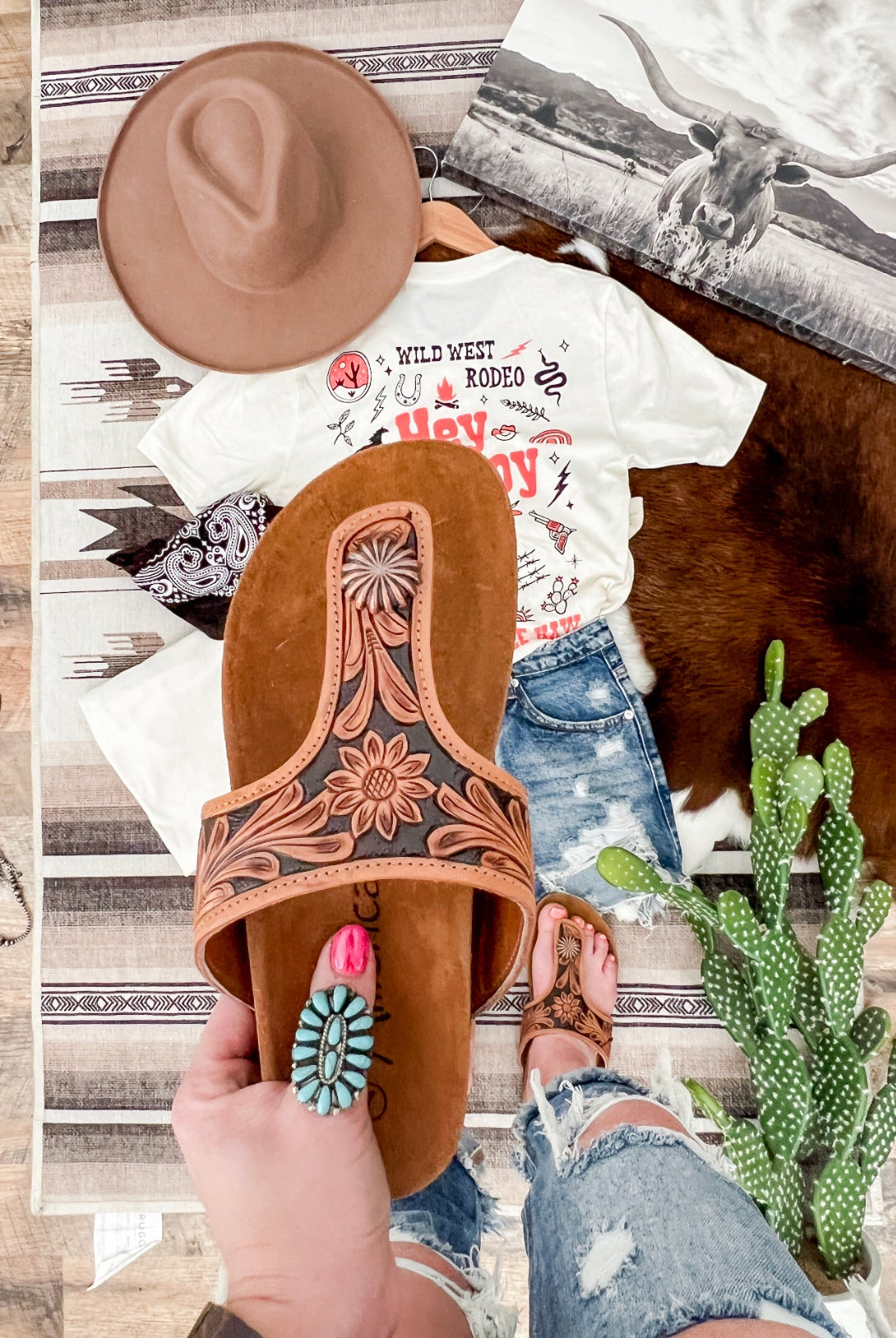 Memphis Tooled Leather Sandal (bronze plain concho)