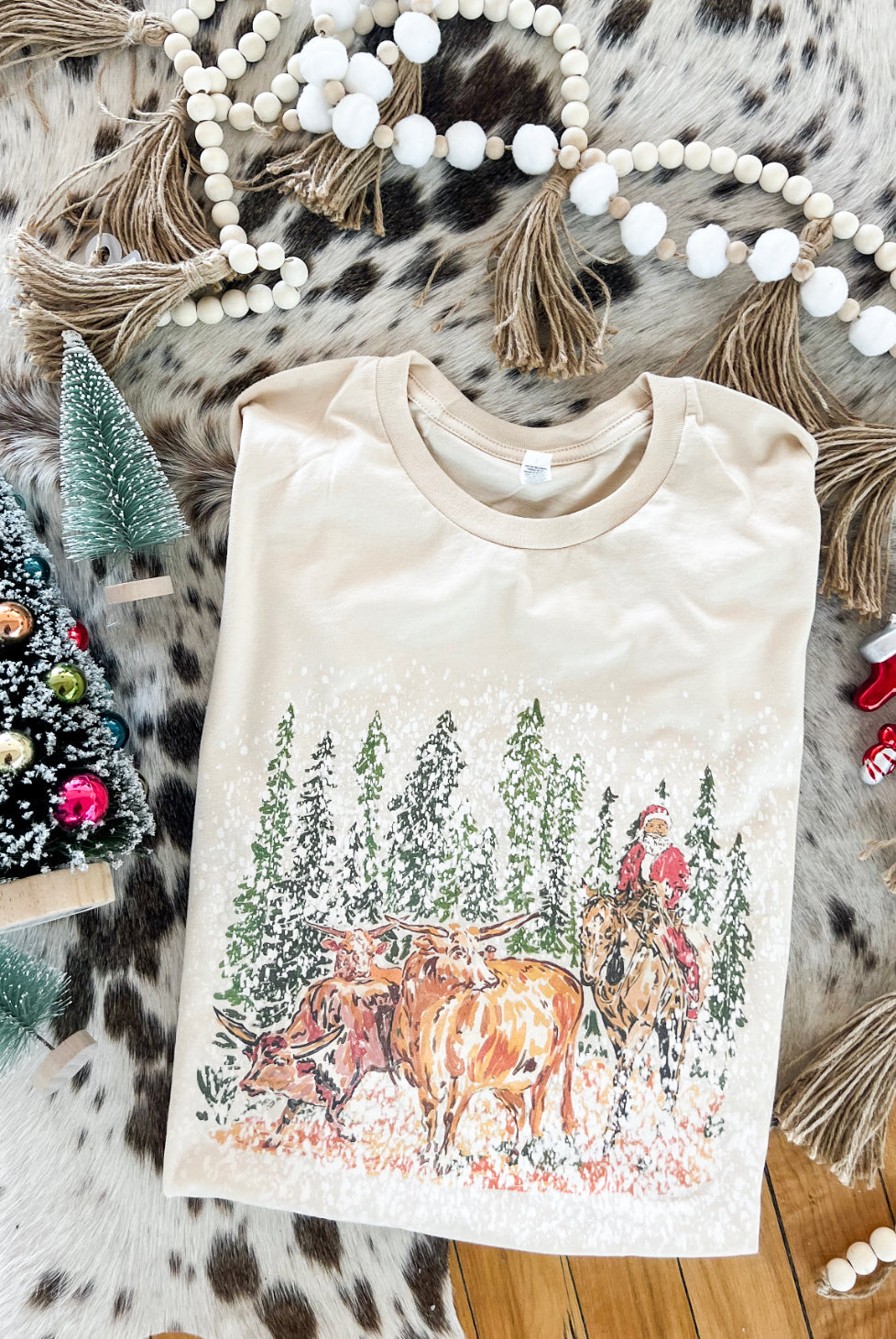 Santa Herding Cows Christmas Design (Youth Onesie/Tee)(cream)