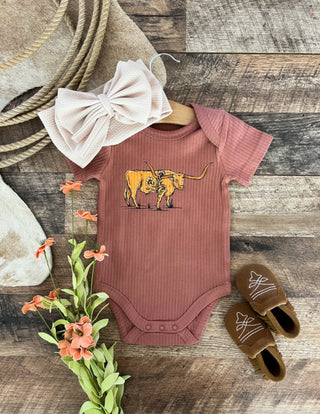 Wildflower Longhorn (S/S Ribbed Onesie/ Tee) (little kid)(Rust)