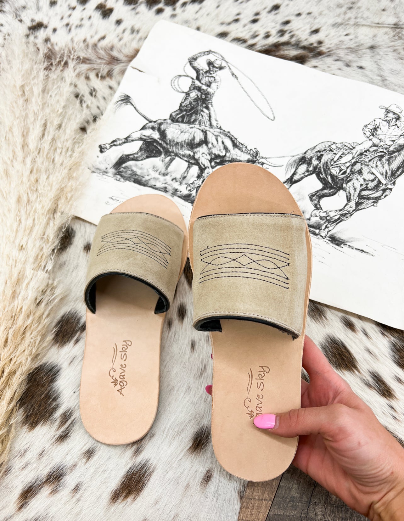 Boot Stitch Slides(Sand/Black) – theFRINGEDpineapple