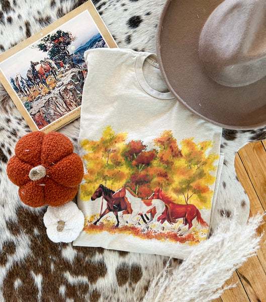 Fall Horses Tee (heathered dust) – theFRINGEDpineapple