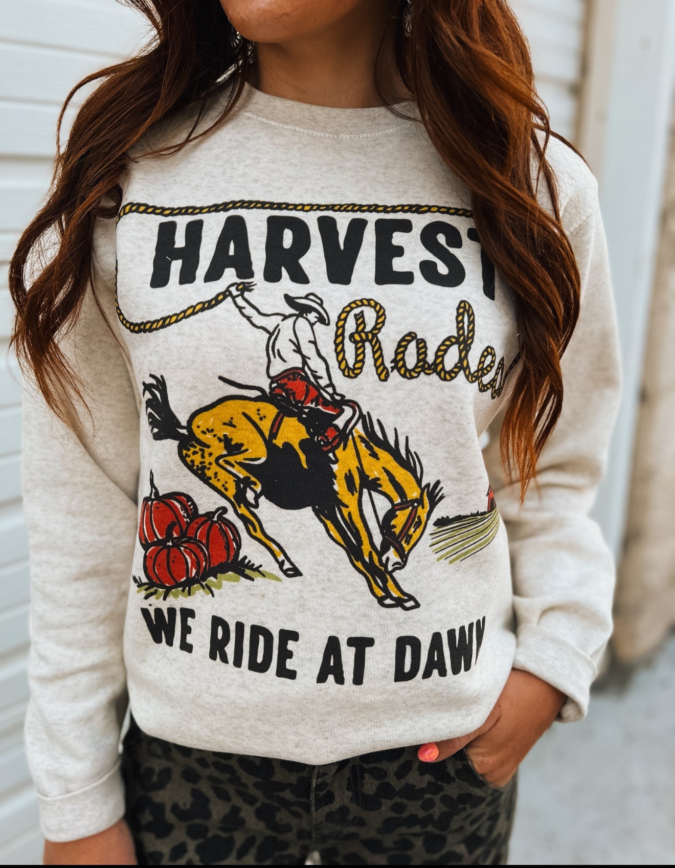 Harvest Rodeo- ’We Ride at Dawn’ Sweatshirt(Heather Cream)