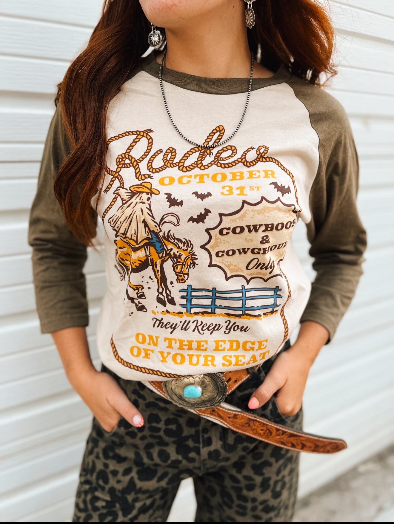 Cowboos& Cowghouls – Halloween Rodeo Raglan Tee(Tan/Brown)