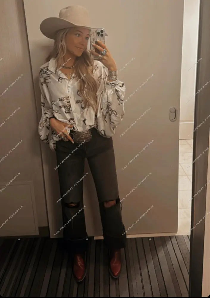 Classy Cowgirl Ways Horse Button Up (Ivory)