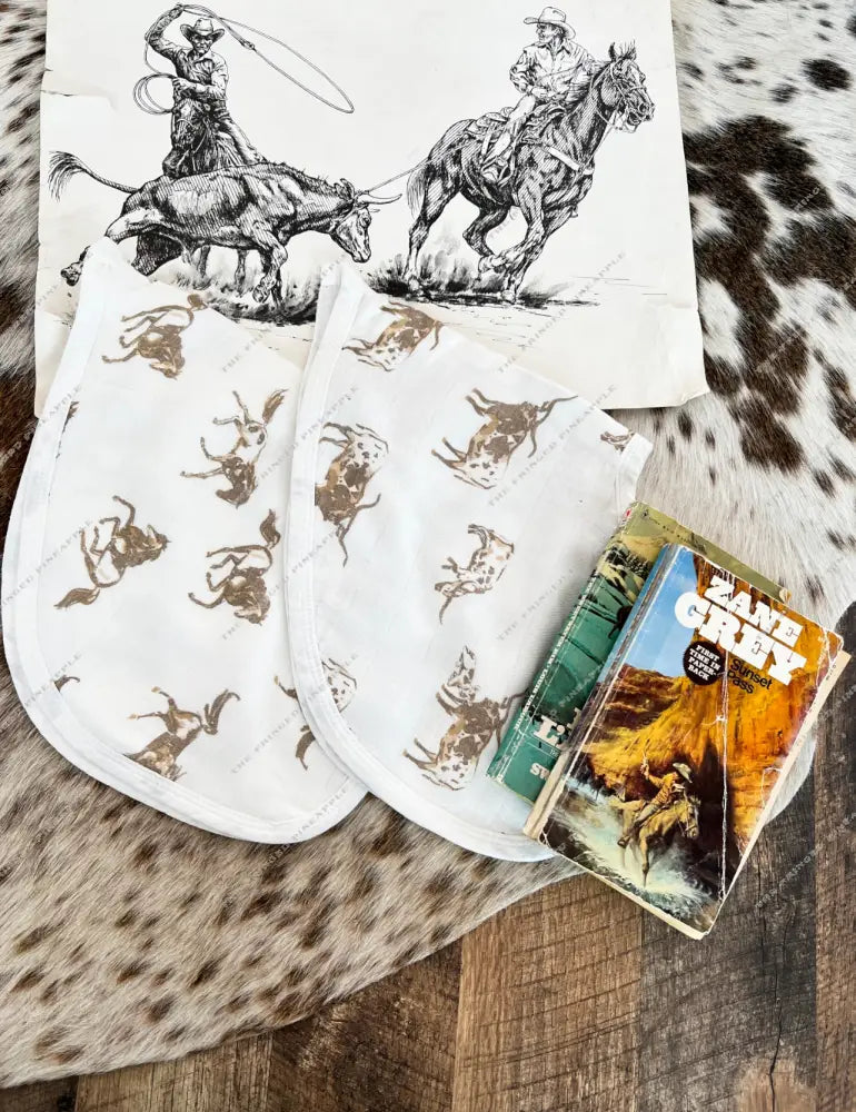 Forever Cowboys Heart Bibs Set