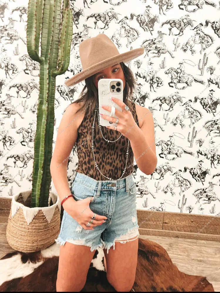 High Rise Rodeo Runner Denim Shorts(S7396)