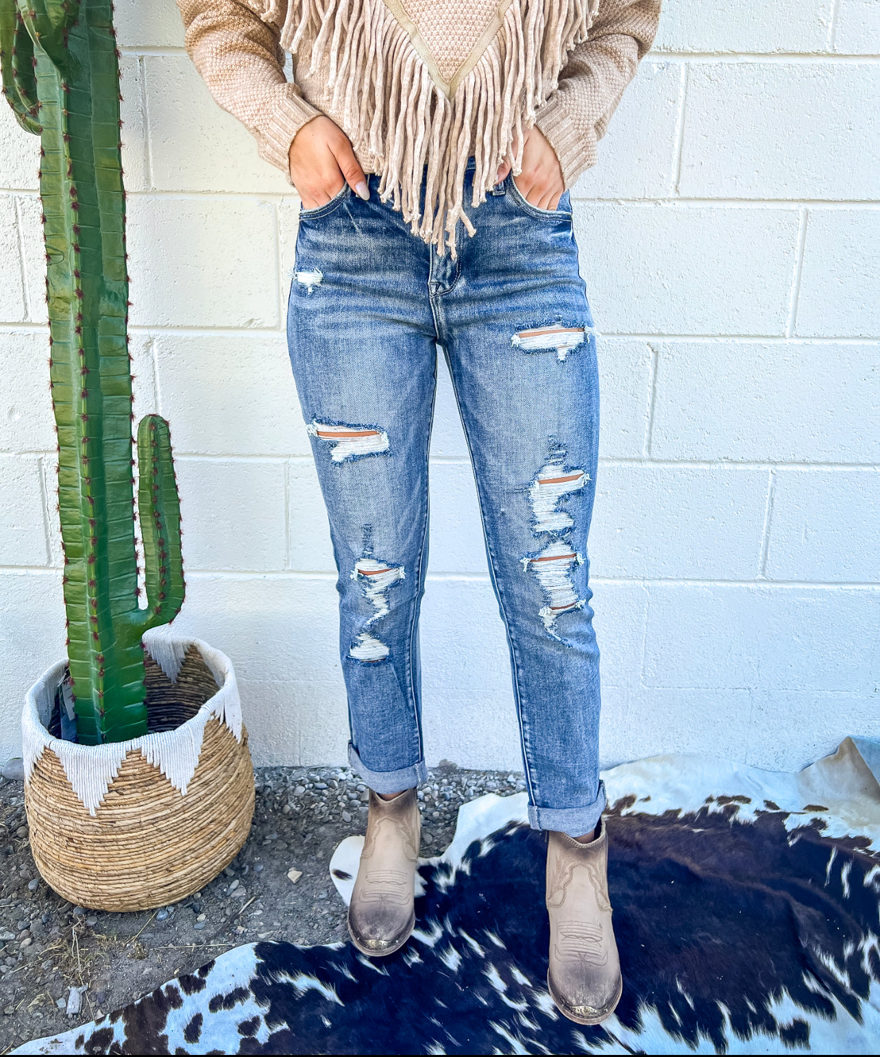 Darlin High Rise Distressed Mom Jean(378kt-md)