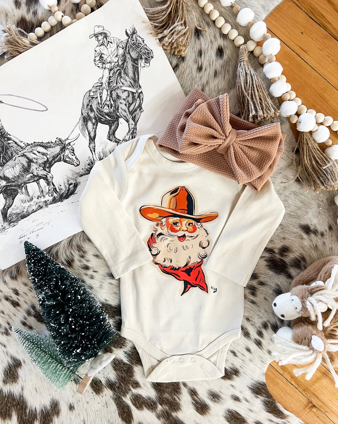 Cowboy Santa Longsleeve Onesie(little kid)(natural)