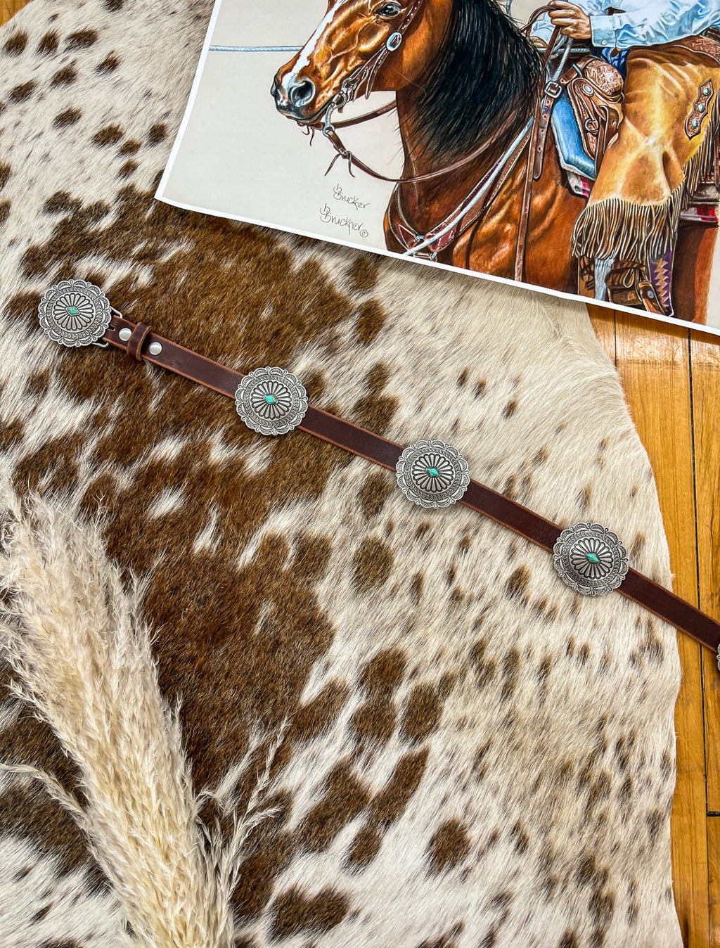 The Circle Up Concho Belt(Brown)