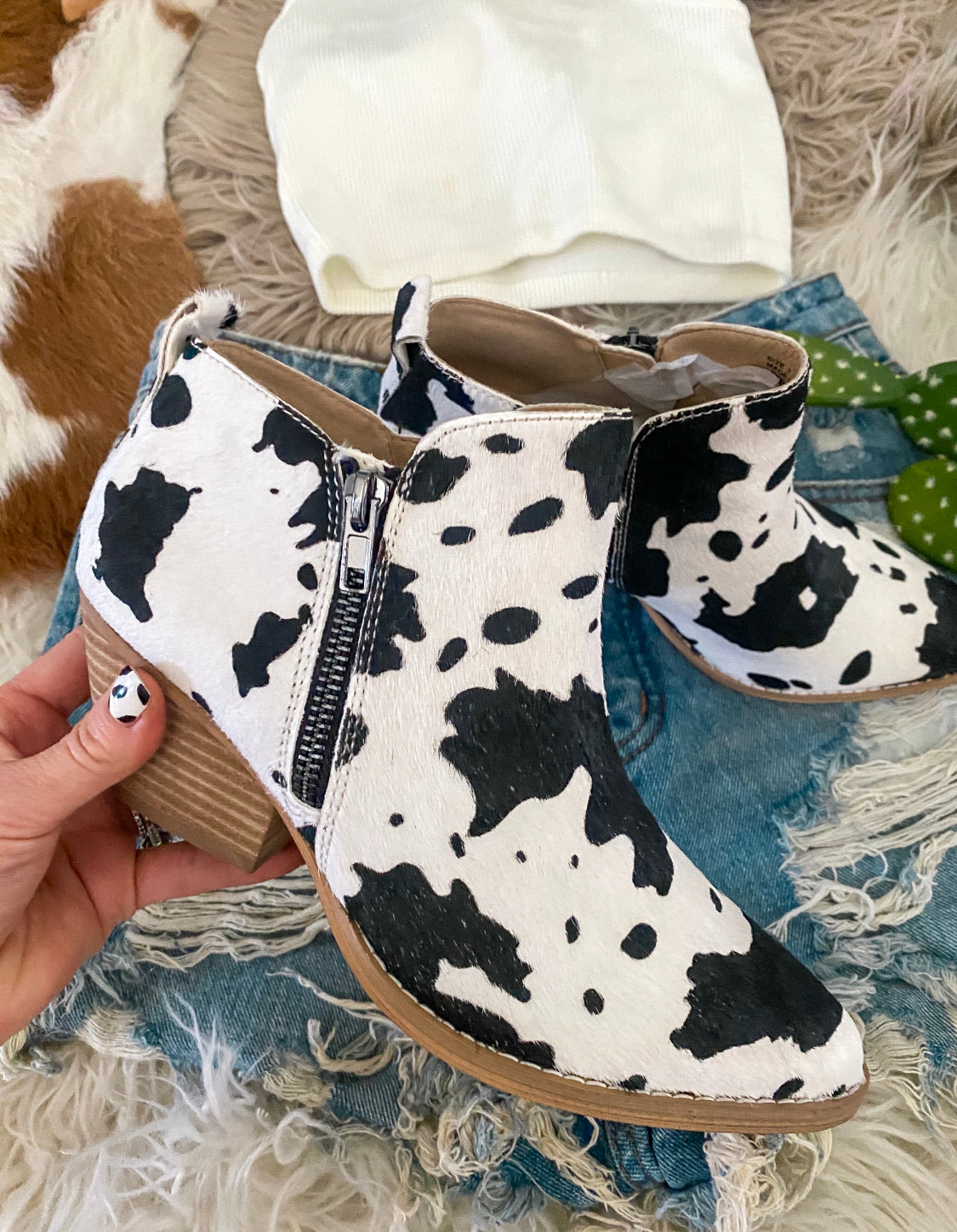 Pasture Pet (Cowprint) Thing Booties 9