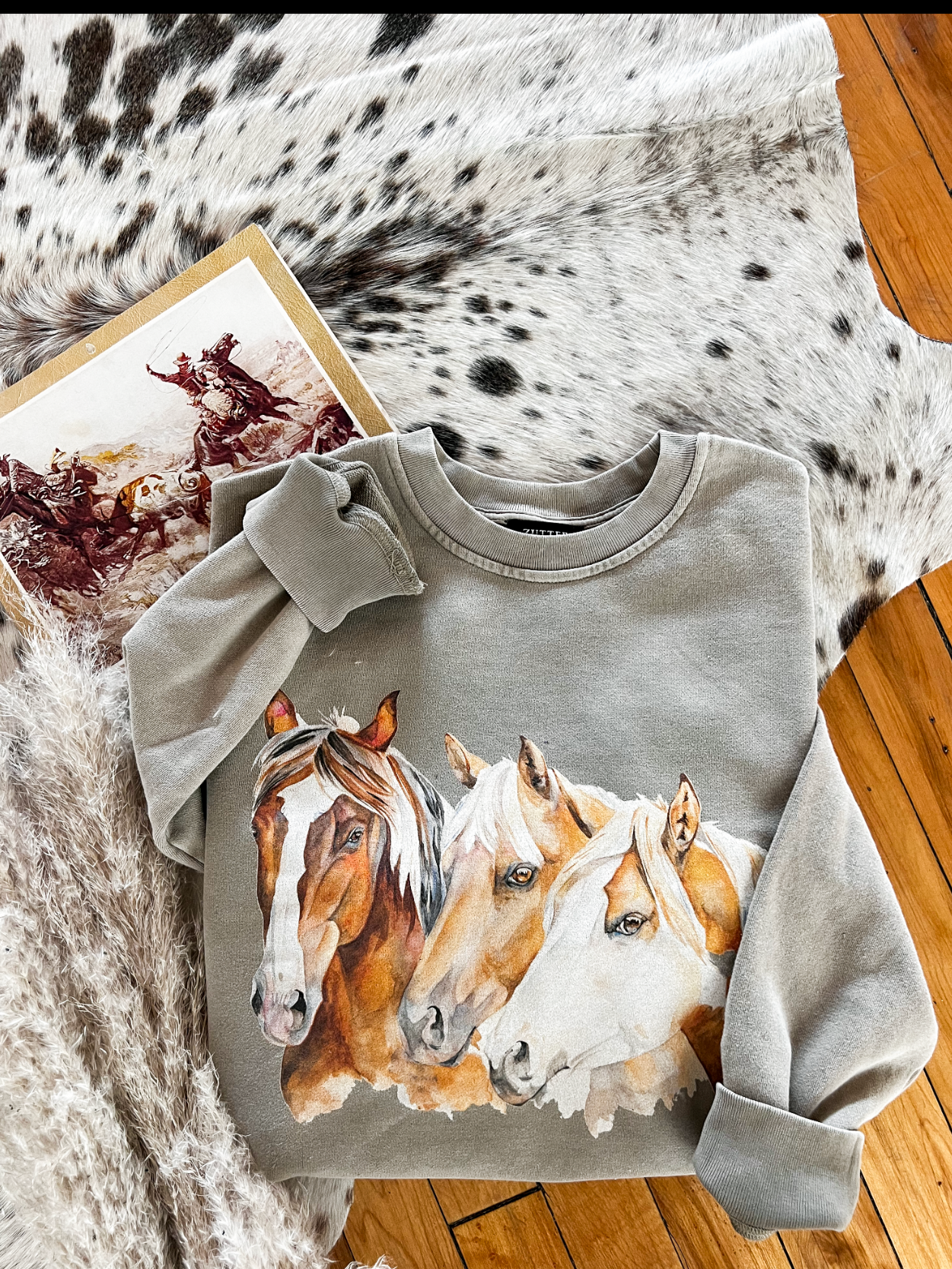 Three Is A Charm Horse Sweatshirt(Adult)(Ash)