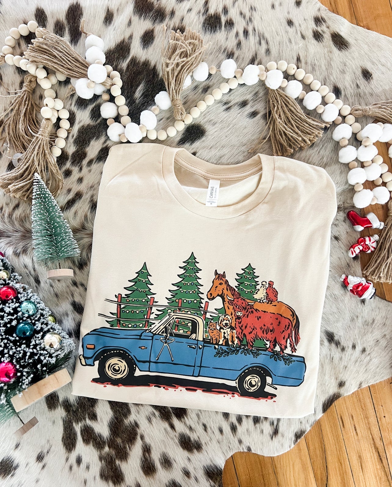 Farm Animal Christmas Design (Youth Onesie/Tee)(cream)