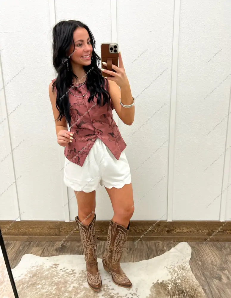 Miss Waylon Scalloped Shorts