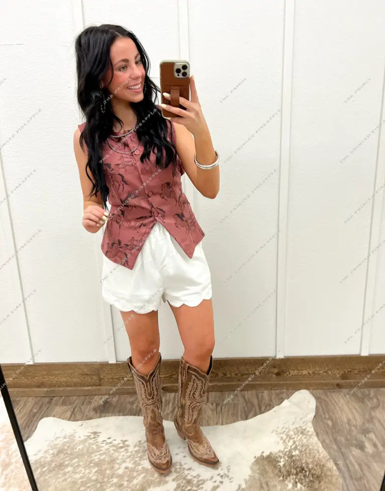 Miss Waylon Scalloped Shorts