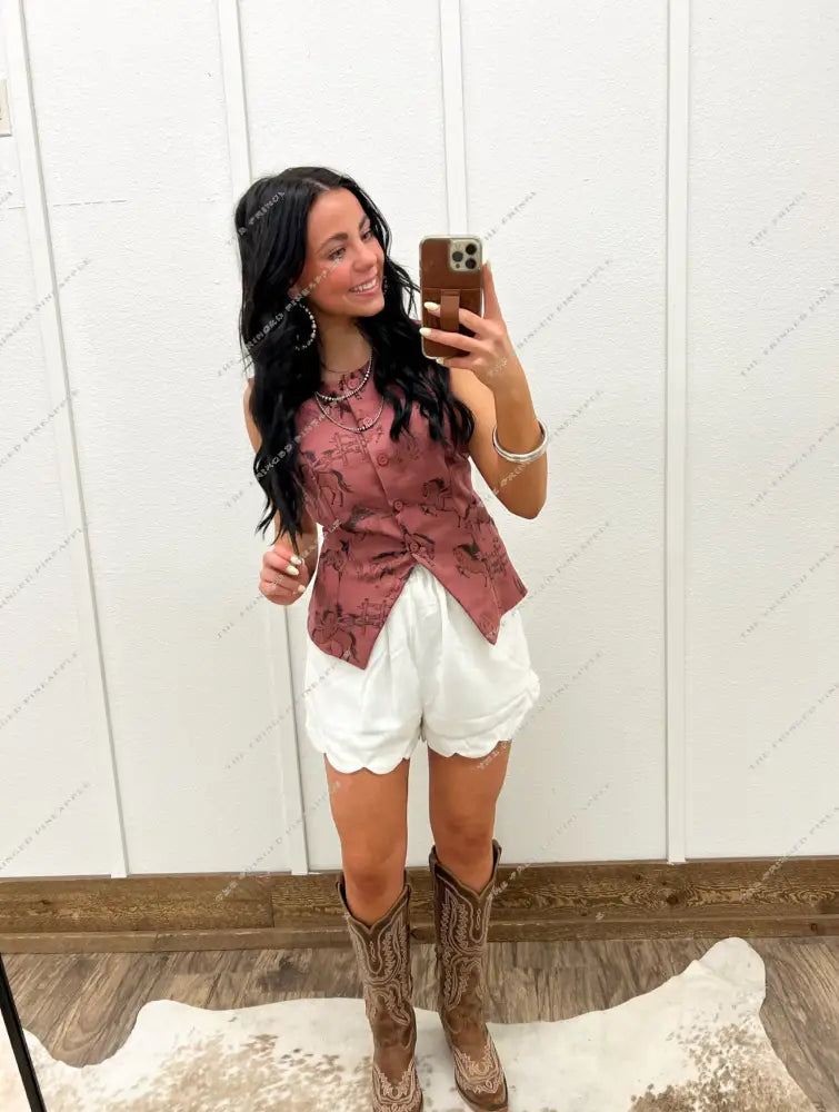 Miss Waylon Scalloped Shorts