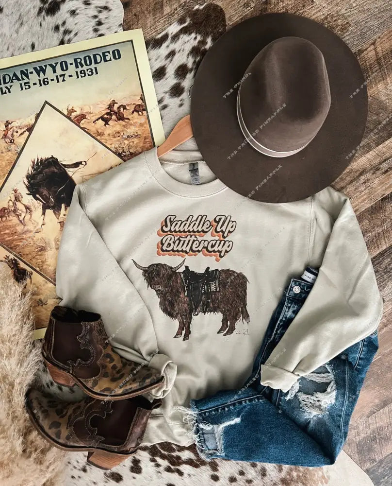 Saddle Up Howdy Highland Sweatshirt(Adult)(Taupe)