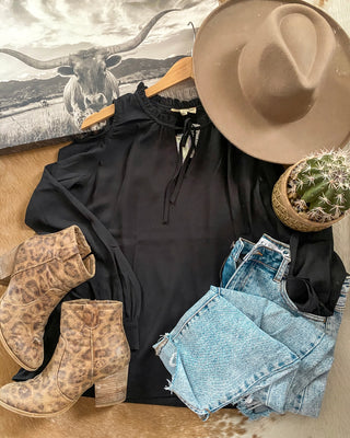 Cold Shoulder Blouse (top) (black)